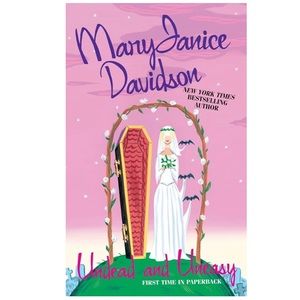 MaryJanice Davidson Undead and Uneasy: A Queen Betsy Novel Paper